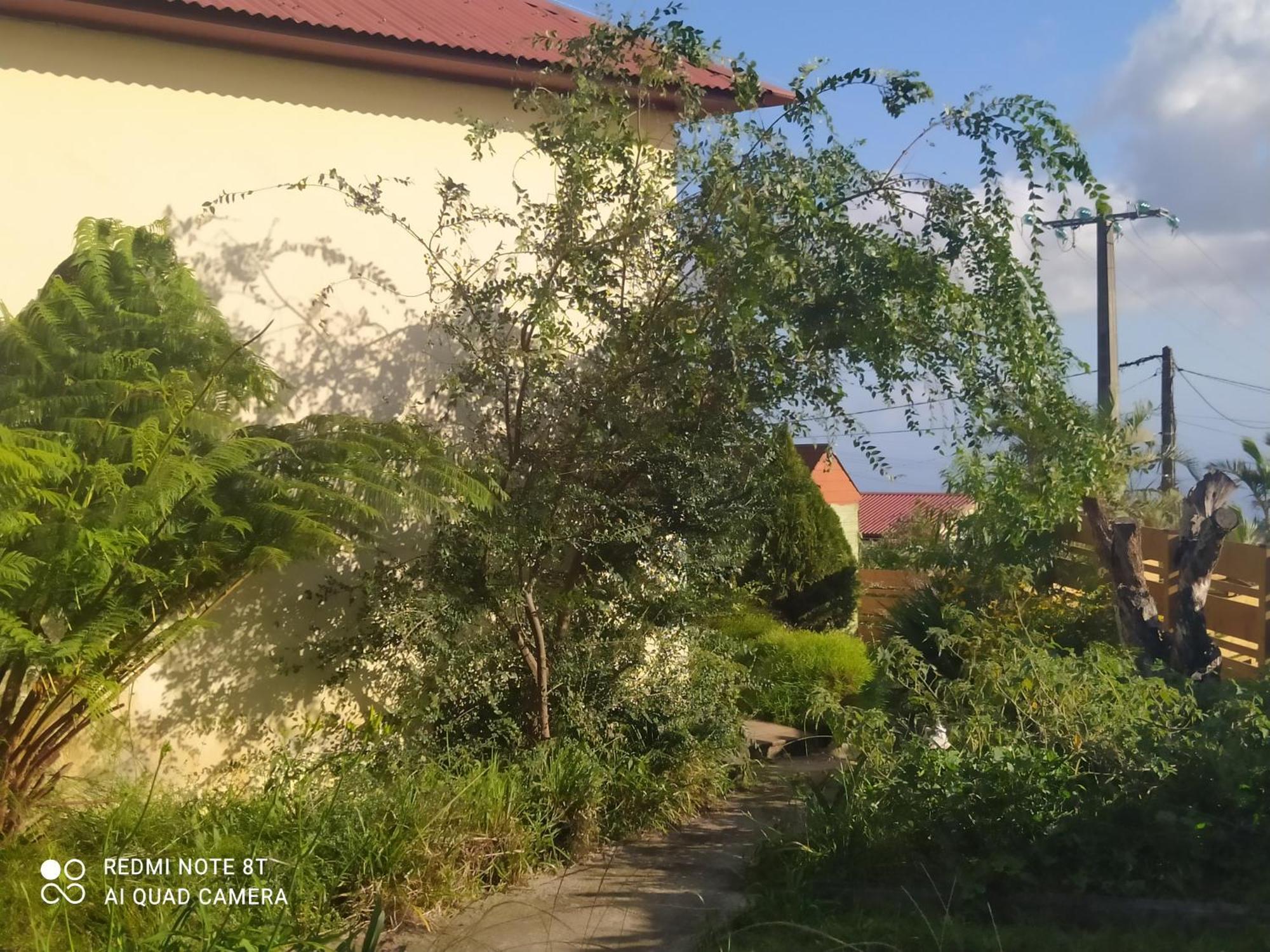 Petit Appartement Dans Une Maison Individuelle Le Tampon Esterno foto